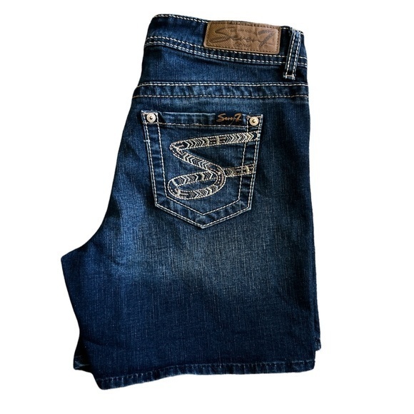 Seven7 Embroidered Jean Shorts Sz. 4 - Picture 9 of 12